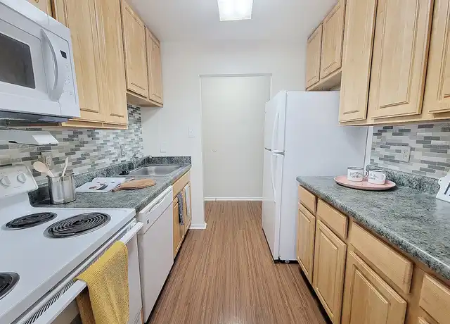 Property at Kings Manor Apartment Homes - 2161 Camelot Dr, Harrisburg, PA, 17110, 2 beds, 2 baths, [object Object]