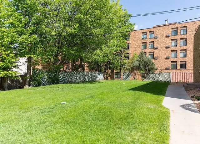 Photo of 912 22nd Ave S, Minneapolis, MN 55404