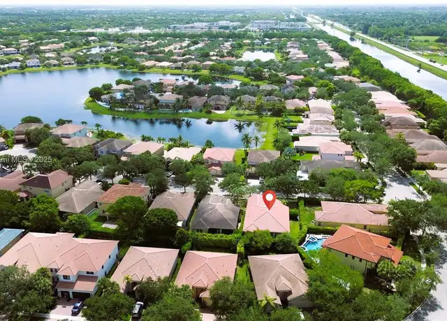 Property at 4451 Laurel Pl #4451, Weston, FL, 33332, 4 beds, 2 baths, [object Object]