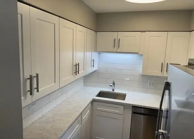 Property at 941 N Northwest Hwy Unit 2B, Park Ridge, IL, 60068, 2 beds, 1.5 baths, [object Object]