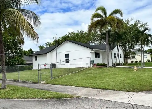 Property at 27728 SW 132nd Ct, Homestead, FL, 33032, 3 beds, 2 baths, [object Object]