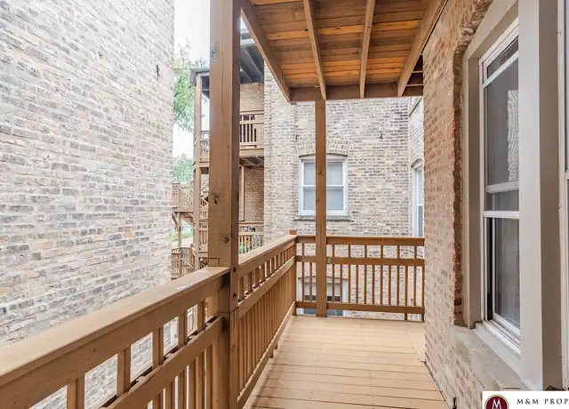 Property at 400 N Taylor Ave, Oak Park, IL, 60302, 2 beds, 1 bath, [object Object]