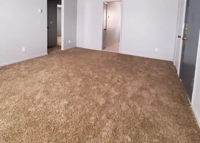 Property at 812 N 44th St Unit 6211, Omaha, NE, 68131, 2 beds, 1 bath, [object Object]