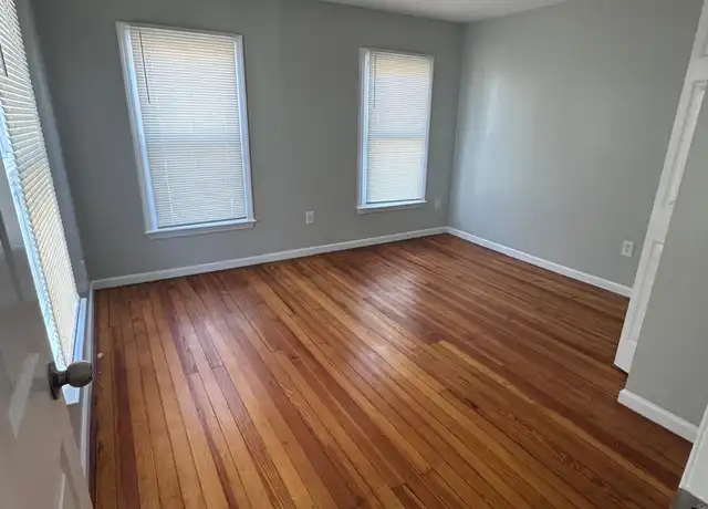 Property at 107 Ashland Pl Unit 2, New Haven, CT, 06513, 3 beds, 1 bath, [object Object]