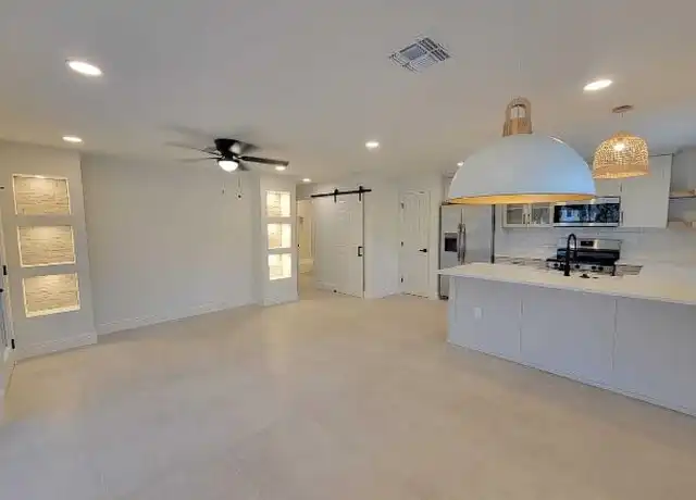 Property at 1400 N Osceola Ave, Clearwater, FL, 33755, 2 beds, 2 baths, [object Object]