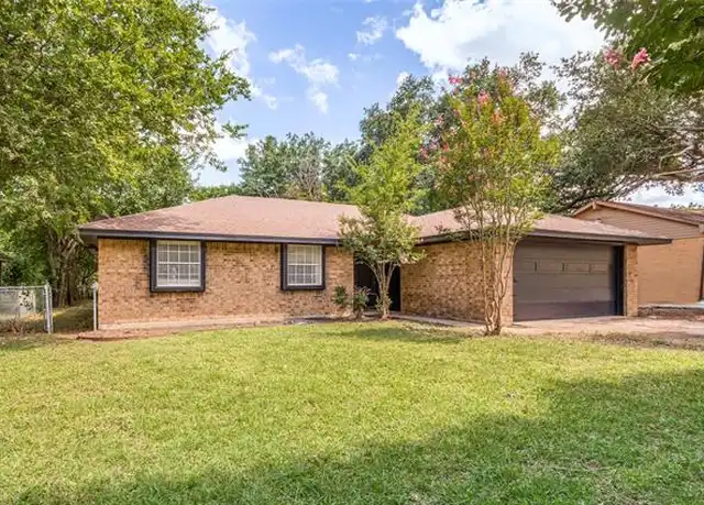 Property at 813 Green Pastures Dr, Cedar Hill, TX, 75104, 3 beds, 2 baths, [object Object]