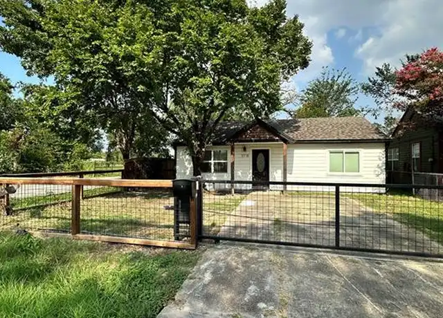Property at 3718 Moore St, Houston, TX, 77009, 2 beds, 1 bath, [object Object]