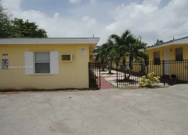 Property at 1915 Fletcher St Unit W5, Hollywood, FL, 33020, 0 beds, 1 bath, [object Object]