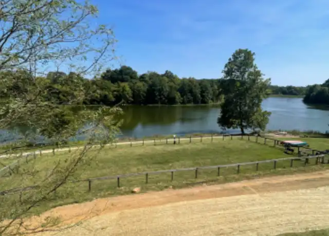 Property at 7100 Leisure Ln Unit 7106, Louisville, KY, 40229, 2 beds, 1 bath, [object Object]