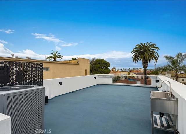 Photo of 114 2nd St, Seal Beach, CA 90740