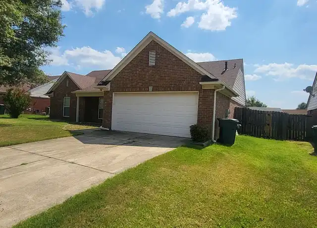 Property at 8121 Mary Payton Dr, Southaven, MS, 38671, 3 beds, 2 baths, [object Object]