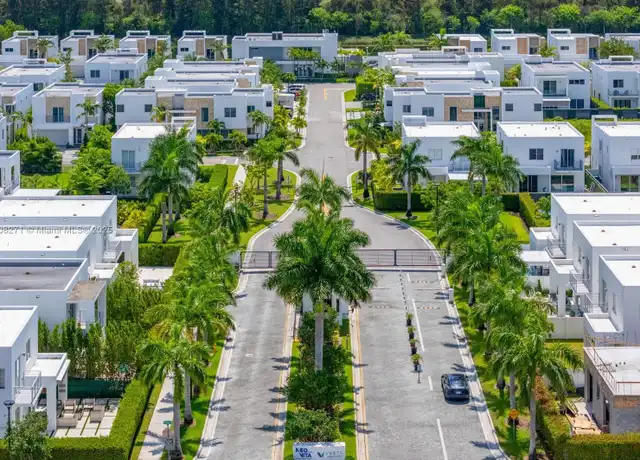 Property at 6721 NW 103rd Ave Unit 6721, Doral, FL, 33178, 4 beds, 3.5 baths, [object Object]