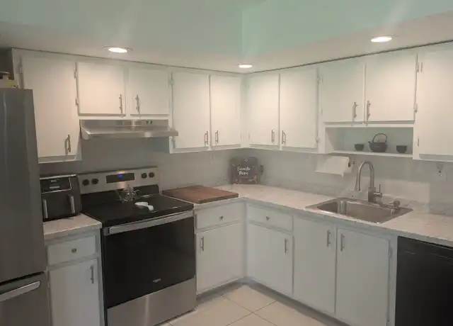 Property at 8075 SW 107th Ave #111, Miami, FL, 33173, 3 beds, 2 baths, [object Object]