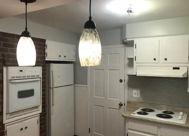 Property at 56 Rochambeau Ave Unit 1st, Providence, RI, 02906, 2 beds, 1 bath, [object Object]