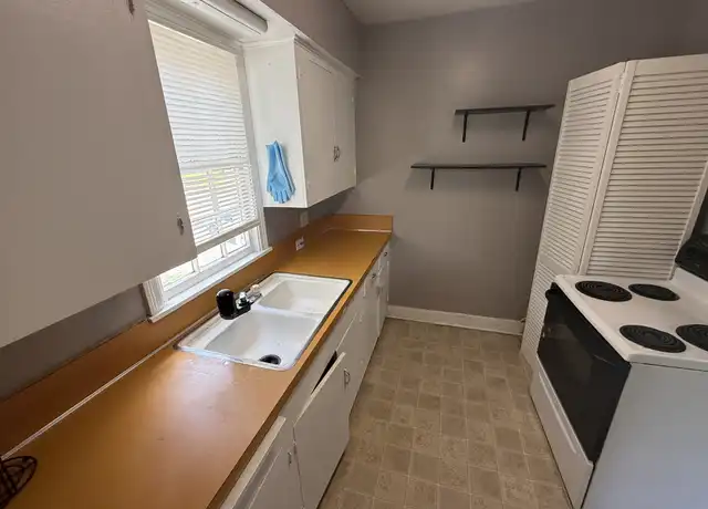 Property at 4134 N State St, Jackson, MS, 39206, 2 beds, 1 bath, [object Object]