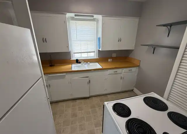 Property at 4134 N State St, Jackson, MS, 39206, 2 beds, 1 bath, [object Object]