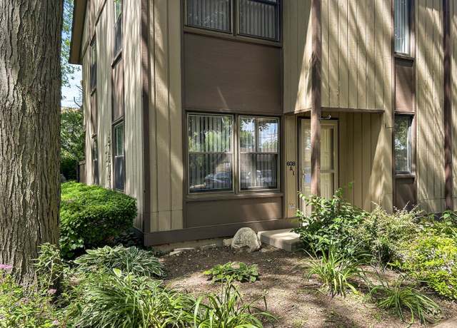 Photo of 608 N Hough St Unit 3, Barrington, IL 60010