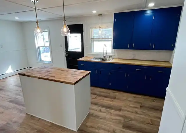 Property at 65 Summer St Unit 3, Waterville, ME, 04901, 3 beds, 1 bath, [object Object]