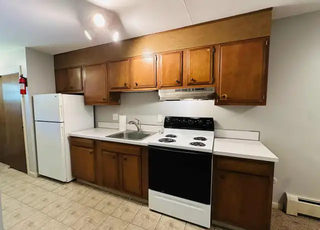 Property at 6 Woodburn Rd Unit 2, Litchfield, NH, 03052, 1 bed, 1 bath, [object Object]