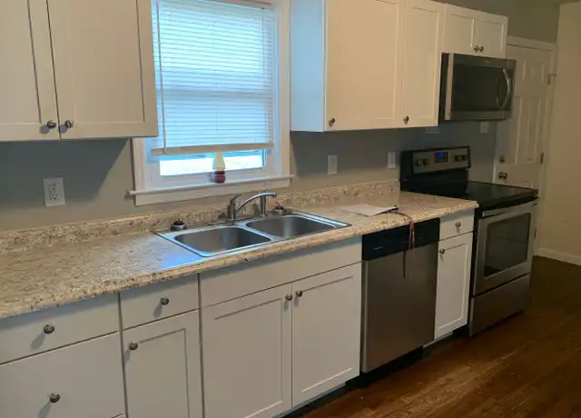 Property at 200 Gross St, Farmville, VA, 23901, 2 beds, 1 bath, [object Object]