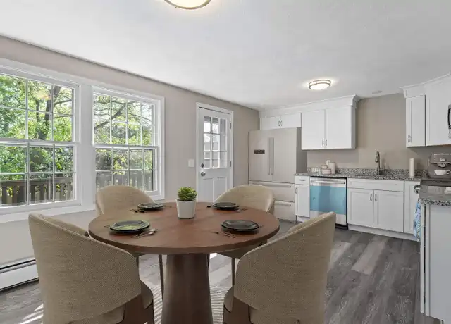 Property at 105 High St, Hampton, NH, 03842, 2 beds, 1 bath, [object Object]