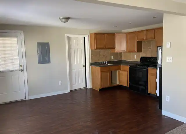 Property at 285 Concord St Unit 6, Manchester, NH, 03104, 1 bed, 1 bath, [object Object]