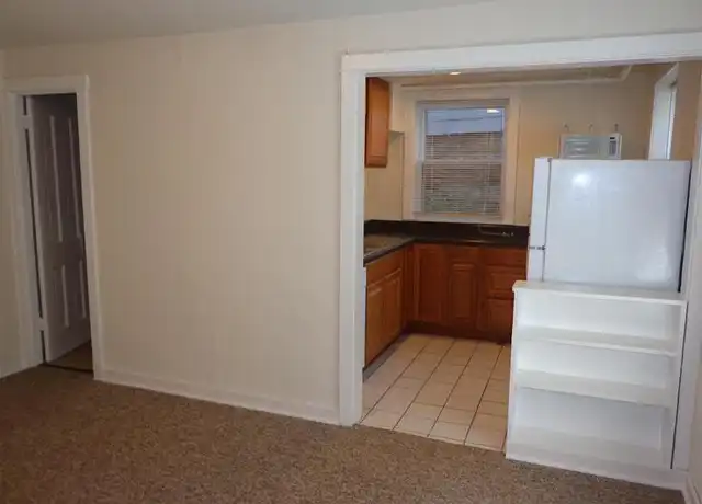Property at 121 E Gorham St Unit 2, Madison, WI, 53703, 1 bed, 1 bath, [object Object]