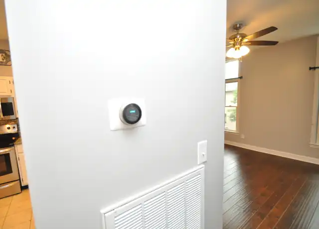 Property at 258 E Davie St, Raleigh, NC, 27601, 2 beds, 2.5 baths, [object Object]