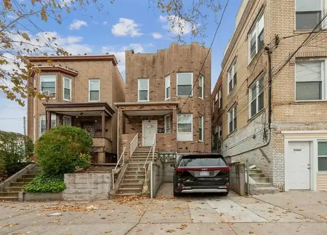 Property at 3206 John F. Kennedy Blvd Unit 1, Jersey City, NJ, 07306, 3 beds, 1 bath, [object Object]