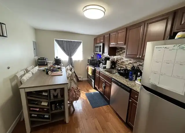 Property at 28 Bryon Rd, Chestnut Hill, MA, 02467, 2 beds, 1 bath, [object Object]