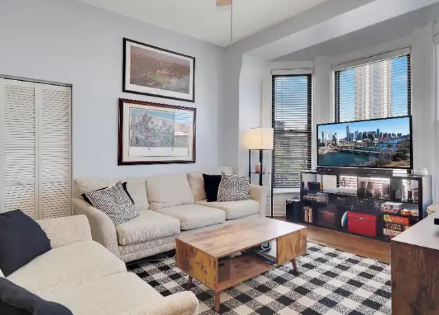 Property at 165 W North Ave Unit 3, Chicago, IL, 60610, 1 bed, 1.5 baths, [object Object]