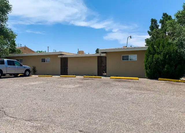 Property at 1104 Palomas Dr SE Unit 2, Albuquerque, NM, 87108, 2 beds, 1 bath, [object Object]