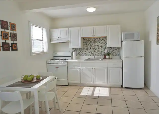 Property at 1845 Pembroke Rd Unit 2-9, Hollywood, FL, 33020, 1 bed, 1 bath, [object Object]