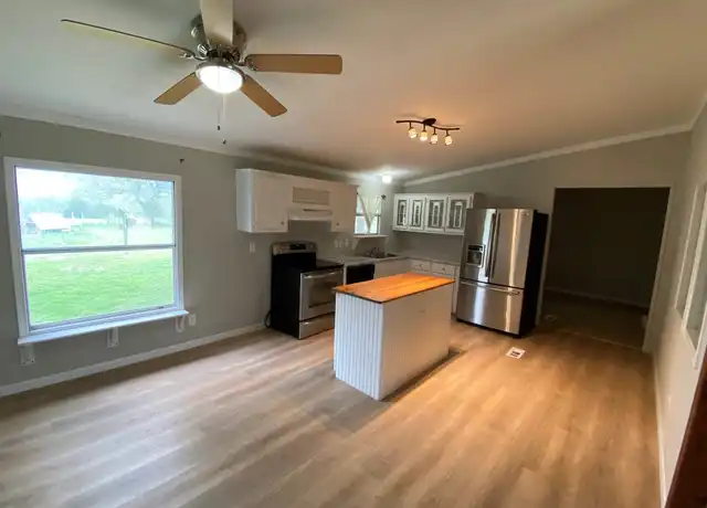 Property at 185 S Valley Dr, Georgetown, TX, 78633, 3 beds, 2 baths, [object Object]