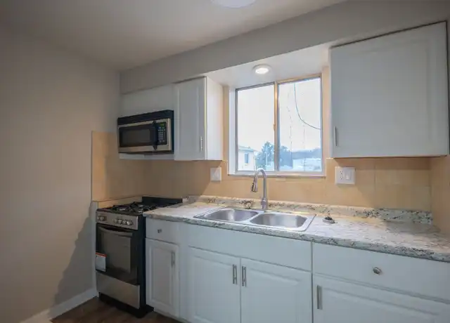 Property at 2948 Mogadore Rd Unit 4, Akron, OH, 44312, 2 beds, 1 bath, [object Object]