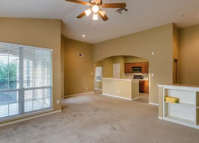 Property at 6607 Lake Woodlands Dr Unit 357, The Woodlands, TX, 77382, 1 bed, 1 bath, [object Object]