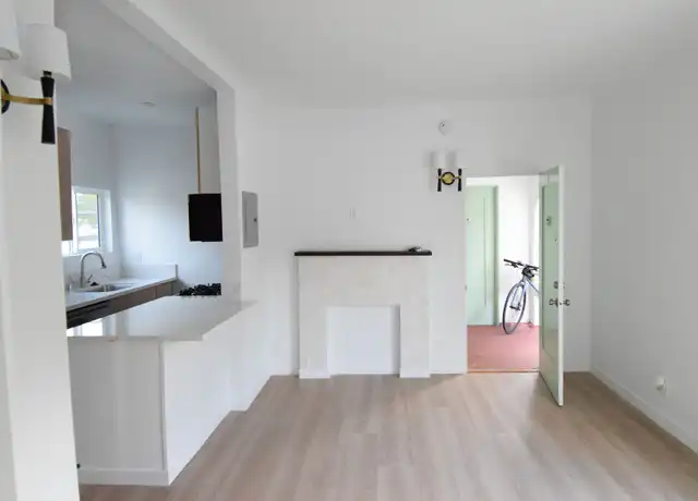 Property at 818 Grant St Unit 6, Santa Monica, CA, 90405, 0 beds, 1 bath, [object Object]