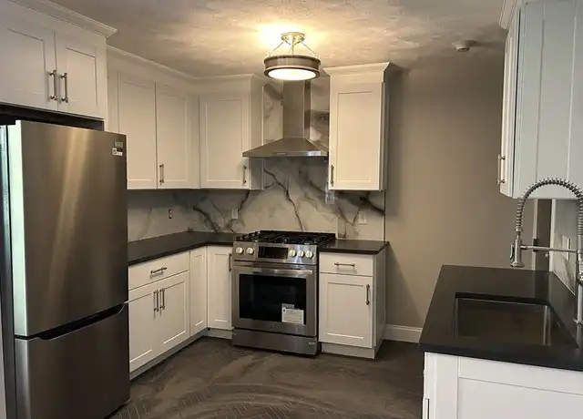 Property at 18 Ashcroft St Unit 301, Dedham, MA, 02026, 3 beds, 1 bath, [object Object]