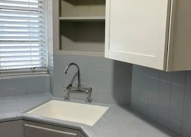Property at 970 SW 7th St Unit 2, Miami, FL, 33130, 2 beds, 1 bath, [object Object]