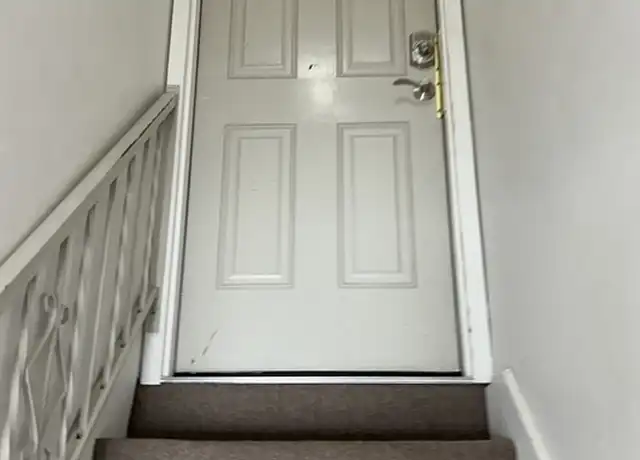 Property at 40 Plain St Unit 5, Taunton, MA, 02780, 2 beds, 1 bath, [object Object]