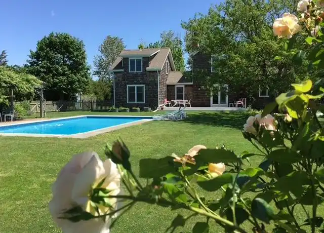 Property at 541 Manor Ln, Jamesport, NY, 11947, 3 beds, 2 baths, [object Object]