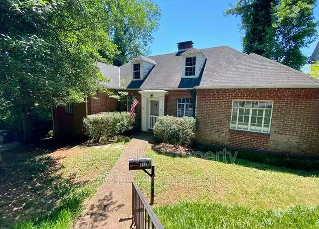 Property at 812 Cabell Ave, Charlottesville, VA, 22903, 3 beds, 2 baths, [object Object]