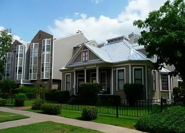 Property at 915 W 23rd St #211, Austin, TX, 78705, 1 bed, 1 bath, [object Object]