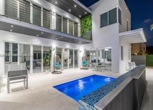 Property at 6767 NW 103rd Pl, Doral, FL, 33178, 4 beds, 5 baths, [object Object]