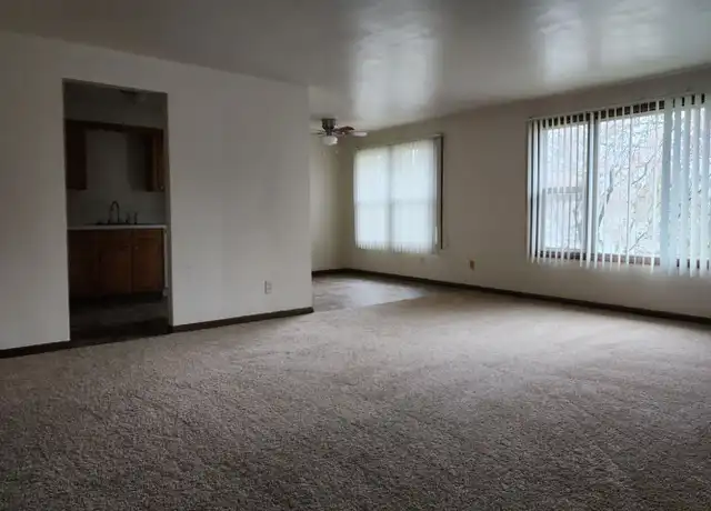 Property at 302 S Monmouth Ave Unit 302-01, Monmouth, OR, 97361, 2 beds, 1 bath, [object Object]