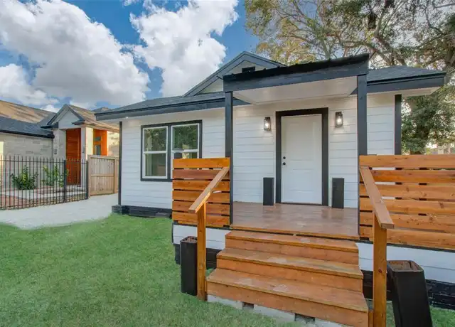 Property at 3222 Berry St, Houston, TX, 77004, 2 beds, 1 bath, [object Object]