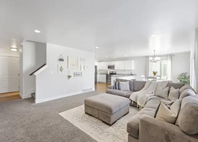 Property at 1633 E Tumwater Ln, Eagle Mountain, UT, 84005, 3 beds, 2.5 baths, [object Object]