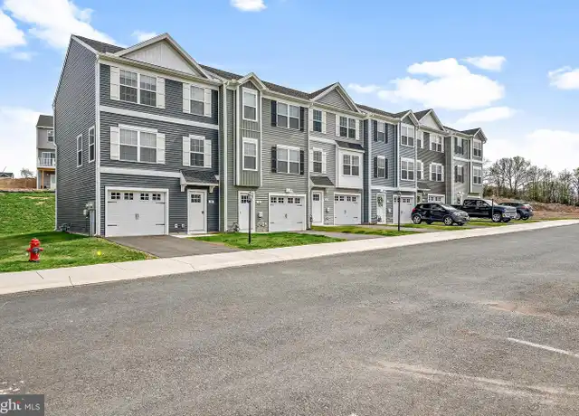 Property at 789 Setting Sun Ln, Chambersburg, PA, 17202, 4 beds, 2.5 baths, [object Object]