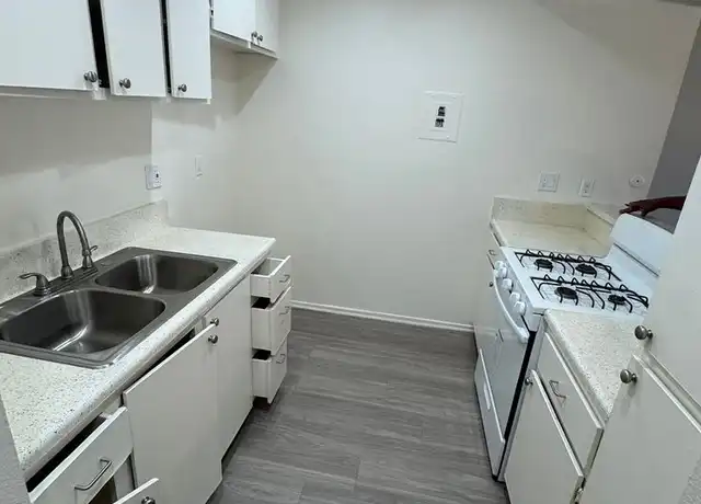 Property at 156 Arbor Park Apartments - 1219 N State College Blvd, Anaheim, CA, 92806, 0-1 beds, 1 bath, [object Object]