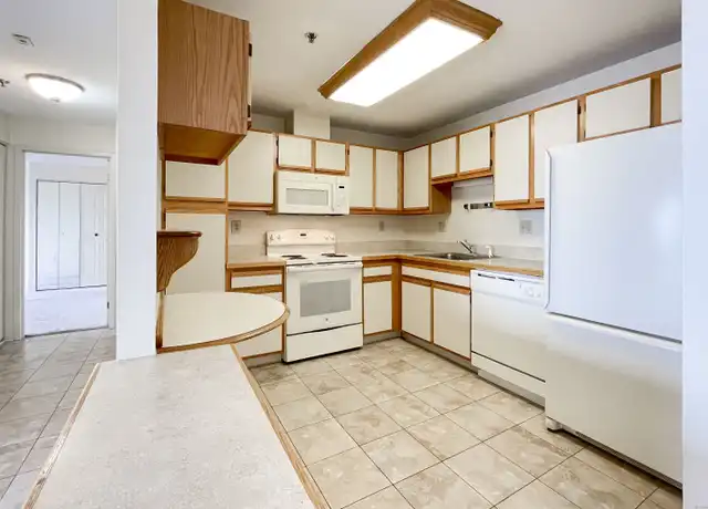 Property at 111 Dekoven Dr #1009, Middletown, CT, 06457, 2 beds, 2 baths, [object Object]